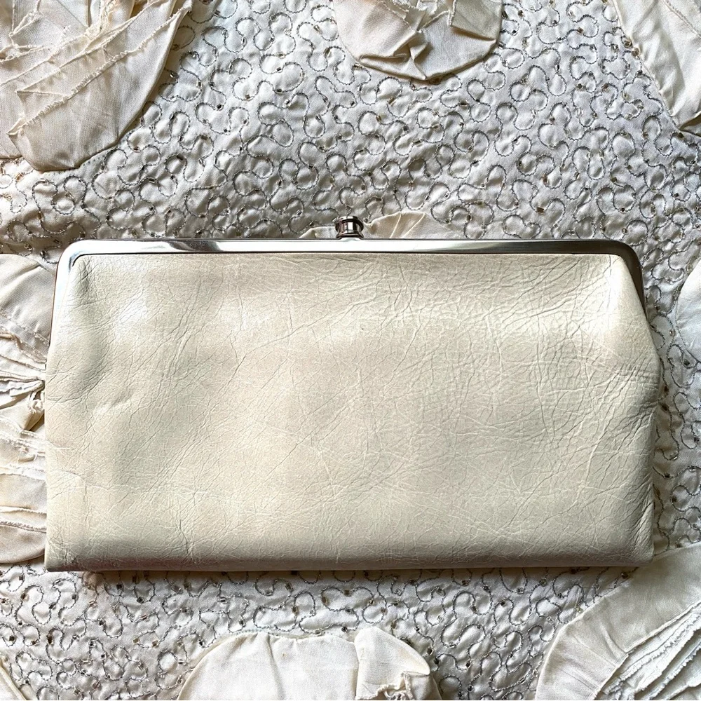 HOBO Lauren Cream Ivory Off White Multiple Compartments Clutch Cardhold Wallet - Picture 16 of 16